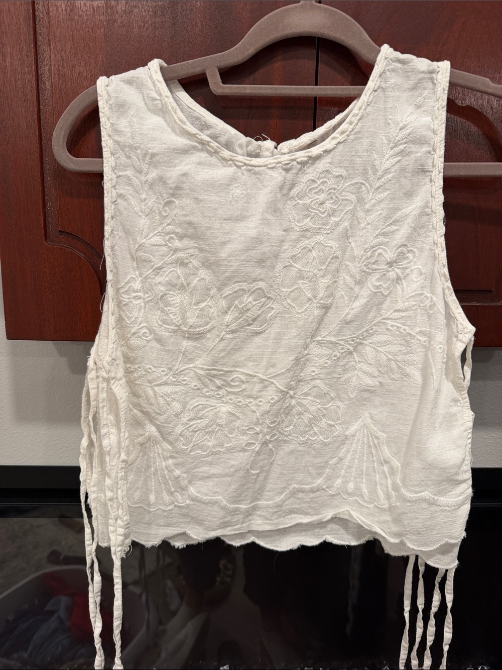 Free People Women’s White Embroidered Sleeveless Crop Top